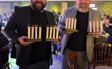 Ápice Comunicação traz para casa 4 troféus do prêmio CAMP da Democracia