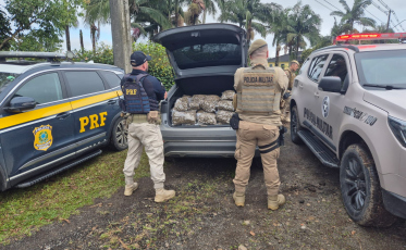  Após fuga no RS, carro com grande quantidade drogas é apreendido em Meleiro