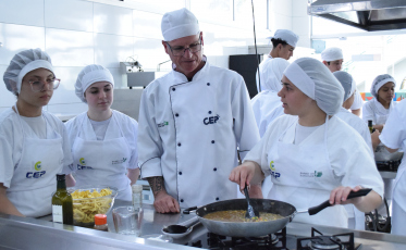 Feira Tecnológica Next Cep apresenta projetos de jovens do Bairro da Juventude