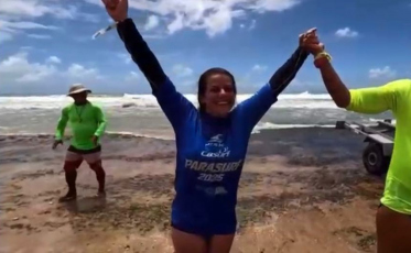 [Vídeo] Criciumense conquista título brasileiro de surfe adaptado em Pernambuco 