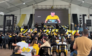 [Vídeo] Torcida do Criciúma se reúne para acompanhar jogo decisivo contra o Cuiabá