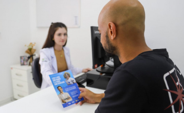 Humor e prevenção marcam campanha de saúde masculina em Criciúma