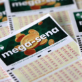 Prêmio da Mega-Sena acumula e chega a R$ 12 milhões neste sábado