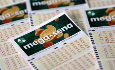 Prêmio da Mega-Sena acumula e chega a R$ 12 milhões neste sábado