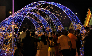 Natal do Balneário Rincão inicia com chegada do Papai Noel