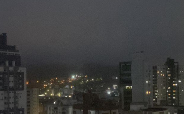 [Áudio] Previsão indica vento de até 50 km/h nesta quarta em Criciúma