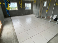 Interior do prédio erguido em 60 dias, com ambientes sem pilares | Foto: BPM Pré-Moldados/Divulgação/4Oito