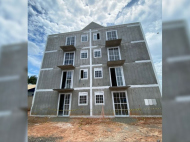 Vista frontal do prédio erguido em 60 dias no bairro Primeira Linha | Foto: BPM Pré-Moldados/Divulgação/4Oito