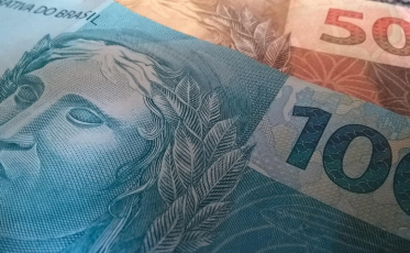 Segunda parcela do décimo terceiro salário cai na conta até 19 de dezembro