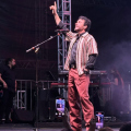 Show de Padre Fábio de Melo reúne multidão e autoridades em Içara