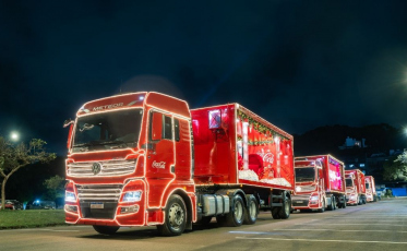 Coca-Cola leva Caravana de Natal às ruas de Criciúma e Tubarão na noite desta terça-feira