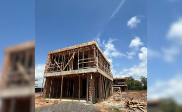 Lenda da fórmula 1 investe em casa de luxo em Santa Catarina