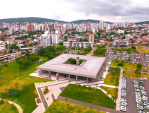 Prefeitura de Criciúma antecipa salários e injeta R$ 37 milhões na economia 