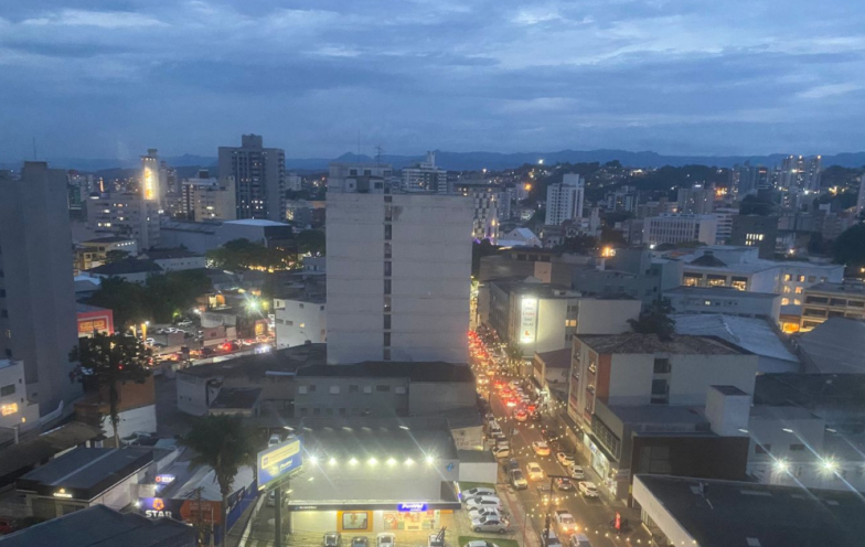 [Áudio] Criciúma vive calor de até 50ºC e noites seguem abafadas