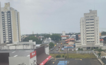 Véspera de Natal terá calor mais ameno e chance de chuva