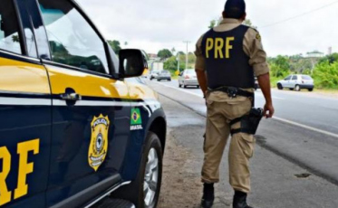 Acidente com três veículos causa morte na BR-101