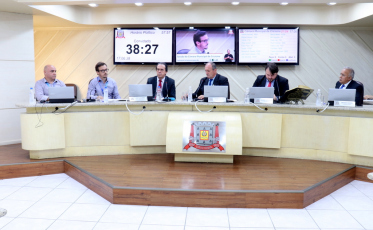 Até fim do impasse, investimentos da Casan estão congelados