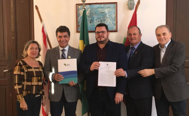 Assinado contrato de cessão de nova sede para a Câmara de Vereadores