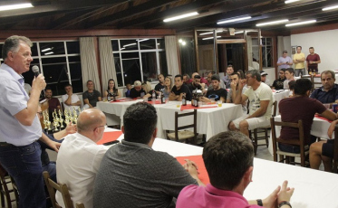 Premiação é entregue aos melhores em campo da Taça Dilson Kammer em Forquilhinha