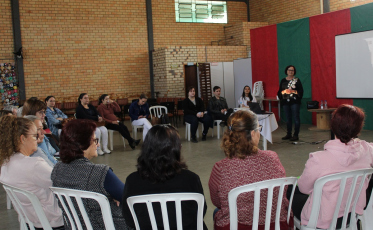 Profissionais da saúde de Içara recebem capacitação de combate à violência doméstica