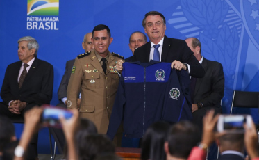 SC entre os estados que aderem às escolas cívico-militares