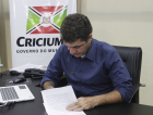Salvaro assina decreto que estabelece novo método de cobrança da taxa de coleta de lixo em Criciúma