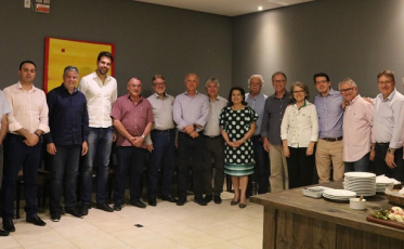 Confraternização marca encerramento do ano na diretoria da Acic  