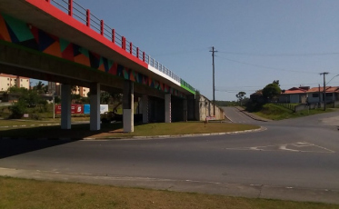 Viadutos de Criciúma recebem pinturas e desenhos voltados para a história do município