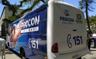 Procon inaugura unidade móvel na praça Nereu Ramos 