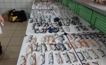 Mais de 80 óculos serão entregues às comunidades do Renascer e Cristo Redentor em Criciúma