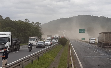 BR-101 com oito quilômetros de fila em Maracajá (VÍDEO)