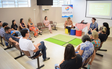 Profissionais da Abadeus passam por capacitação na Educação