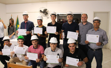 Primeira turma de pintores imobiliários se forma em Lauro Müller