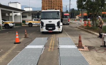 Balança na SC-390 começa a funcionar nesta terça-feira