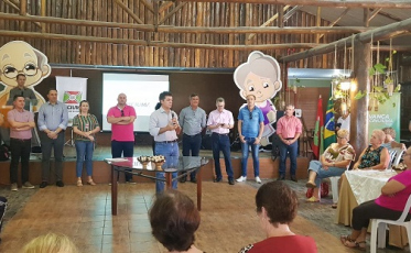 Ordem de serviço é assinada para construção do Centro de Convivência do Idoso