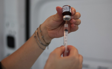 Vacina contra a febre amarela está disponível em todas as salas de vacinação em Criciúma