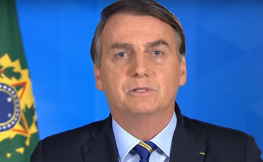 Bolsonaro anuncia que país seguirá produzindo hidroxicloroquina