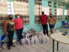 Alunos da Escola Irmã Edviges recebem 68 kits de alimentos