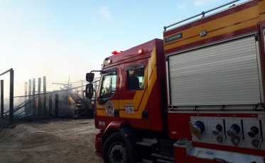 Incêndio atinge galpão em Gravatal