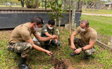 PM Ambiental comemora aniversário com ação solidária e ecológica