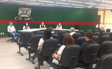 Secretaria de Saúde de Criciúma reúne representantes de laboratórios