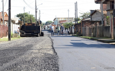 Prefeitura de Criciúma pavimenta ruas no bairro Boa Vista