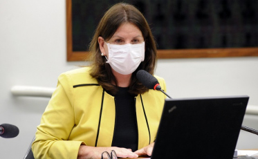 Carmen pede proteção à vida na reabertura da atividade econômica