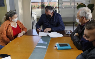 Assinado o convênio para construção de praça em Forquilhinha