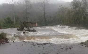 Chuva causa alagamentos e estragos em Jacinto Machado