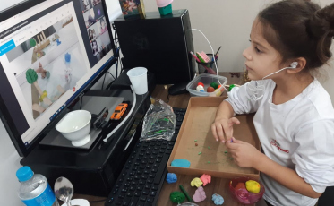 Professores do Colégio Unesc inovam para ensinar crianças em meio à pandemia 