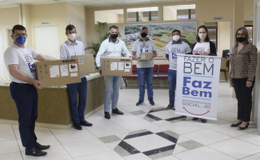 Desfibriladores são entregues  pela JBS à Saúde de Forquilhinha