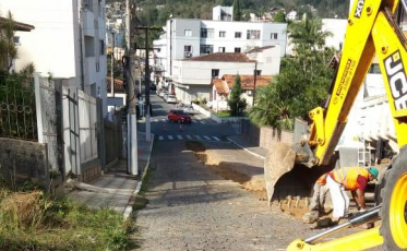 Ruas do centro de Urussanga recebem asfalto