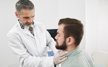 Julho Verde: a importância do diagnóstico precoce dos cânceres de cabeça e pescoço