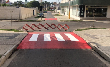 Os adesivos políticos em lombofaixas de Içara